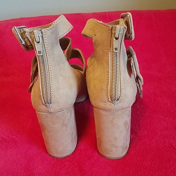 Chinese Laundry Shoes Tan Shoes - Picture 6 of 8